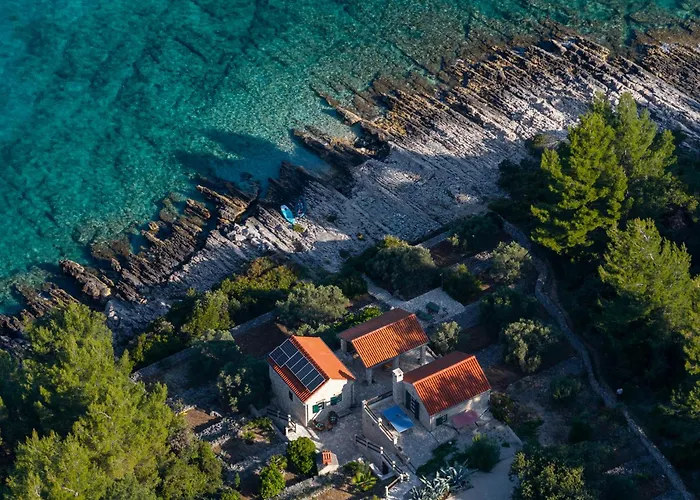 Villa Insula By Belmont Realty